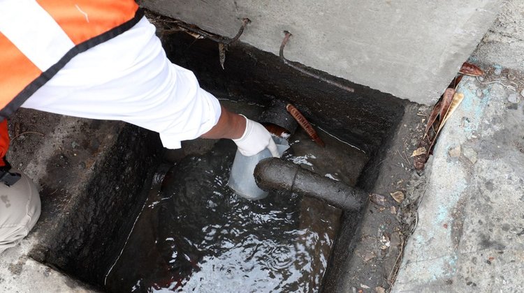 AyD instala nuevo control de descargas para drenaje sanitario