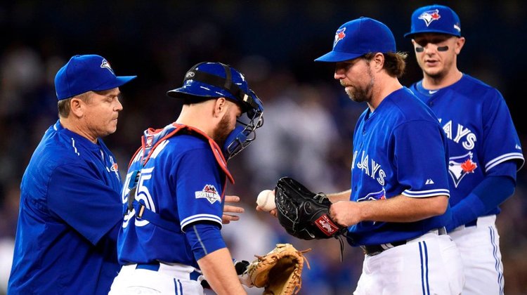 Serie Mundial: Azulejos vencen 11-4 a Dodgers con jonrón de Kirk