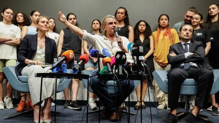 Bailarines mexicanos de Nacho Cano denuncian a la Policía
