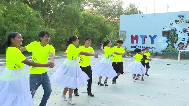 Marca sus pasos con orgullo el Ballet Folklórico de Monterrey