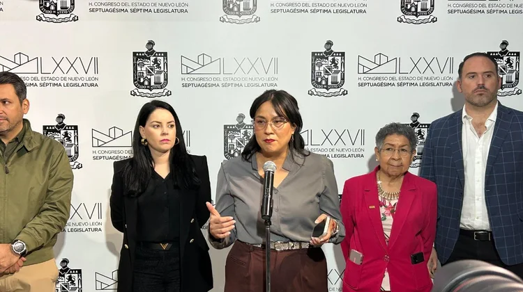 Diputados de NL rechazan aumento a tarifa del transporte