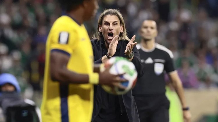 Beccacece deja de ser D.T. de Ecuador tras derrota con México