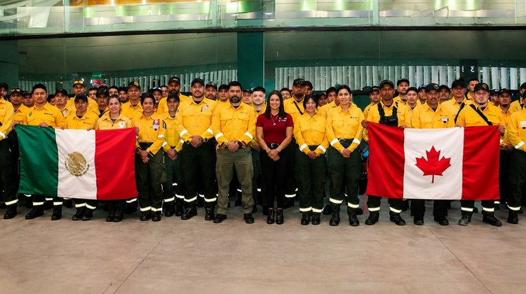 México envía tercer contingente por incendios en Canadá