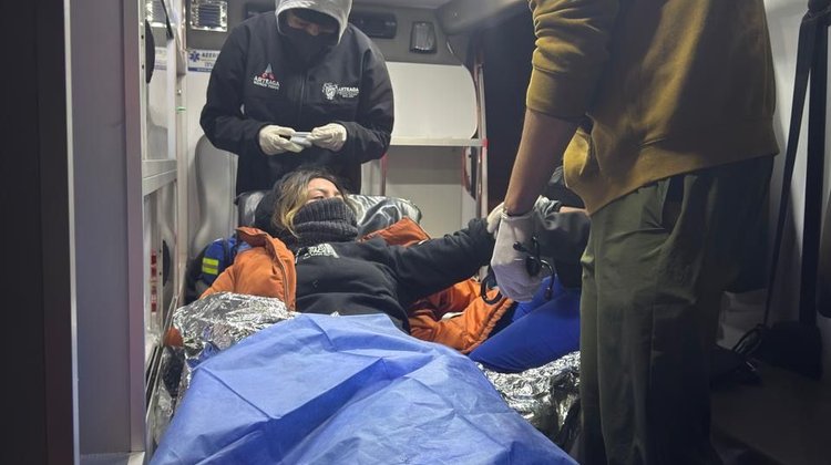 Concluye con éxito rescate de senderista lesionada en Arteaga
