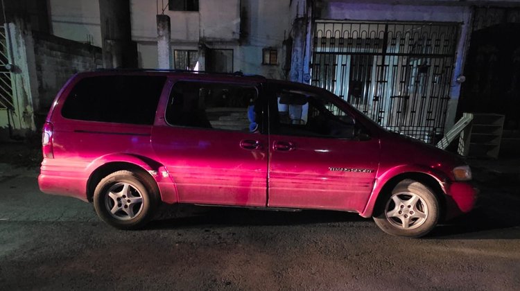 Aseguran camioneta tras robo millonario a joyería en Sun Mall