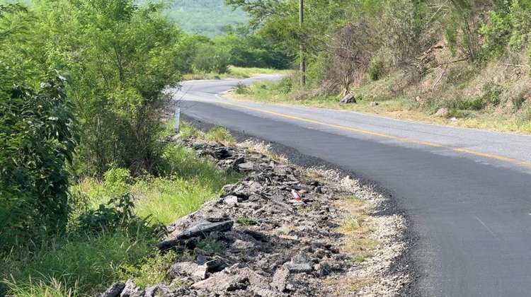 Rehabilitan tramo peligroso en la carretera Victoria-Mante