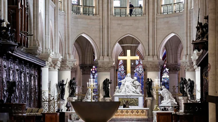 Revelan nuevo aspecto al interior de catedral de Notre Dame