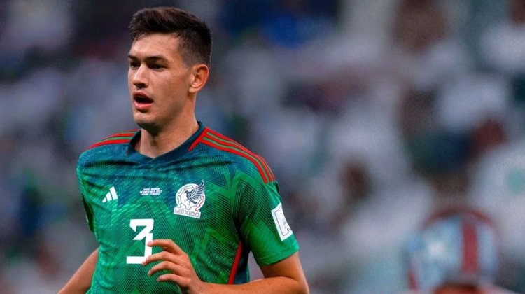 Prende alerta en el Tri lesión de César Montes en Rusia