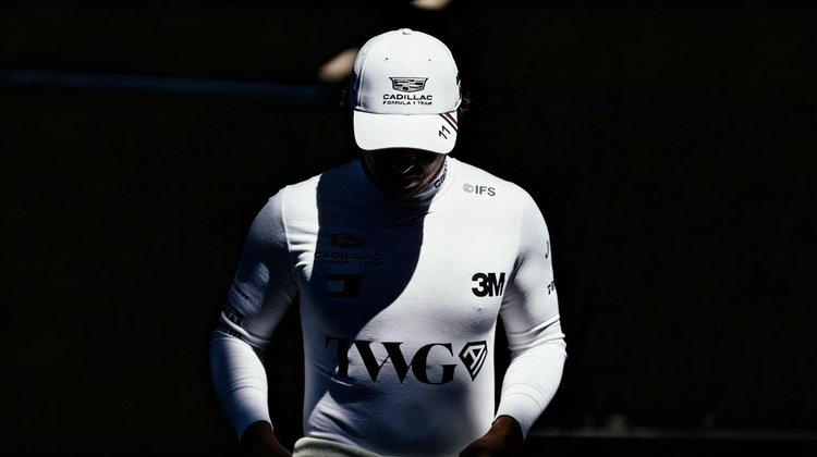 'Checo' Pérez arranca con dos multas en el GP de España