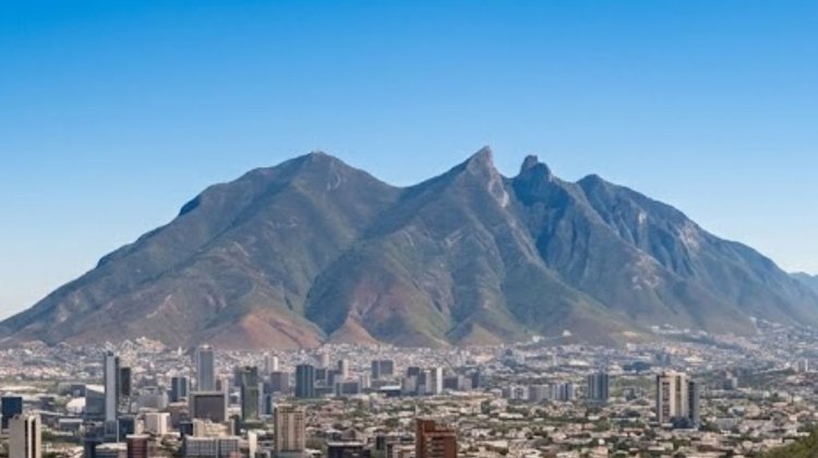 Calor y bruma dominarán Nuevo León con máximas de hasta 34 grados