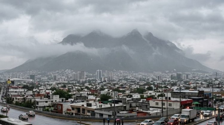 Permanecen cielo nublado y lluvias este sábado en Nuevo León