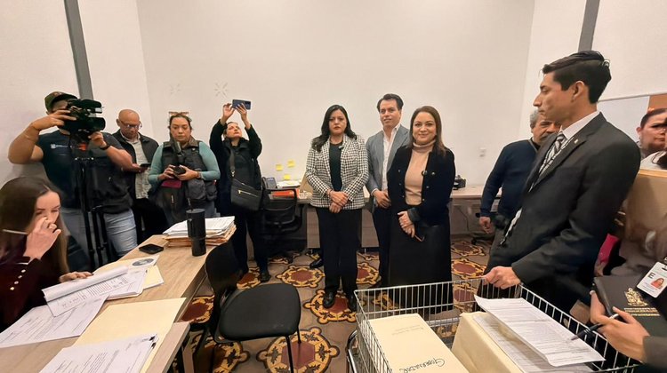 Acude Congreso local a entregar Presupuesto 2026