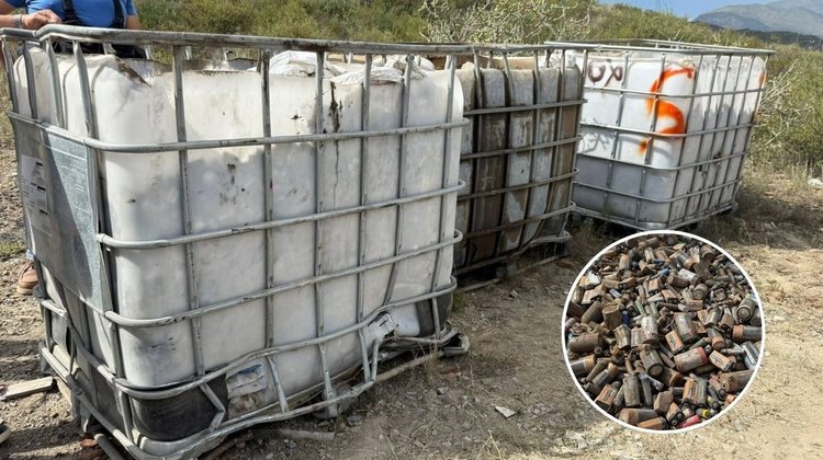 Tiran contenedores industriales con pilas usadas en Ramos Arizpe