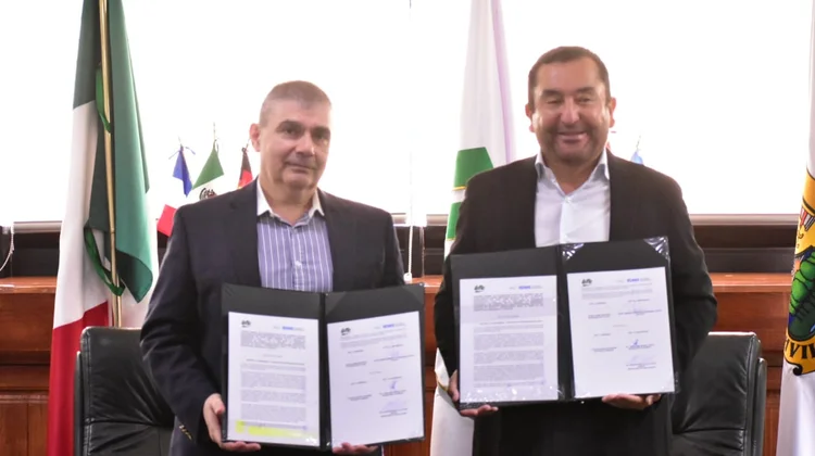 Firman convenio para programa de educación dual