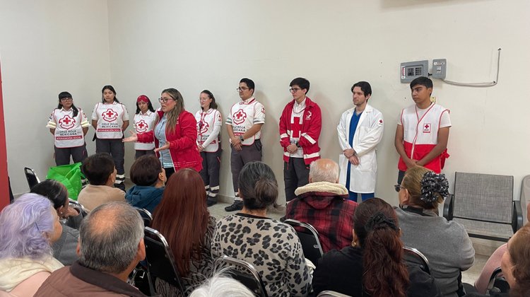 Acompaña Cruz Roja a los abuelitos en su salud