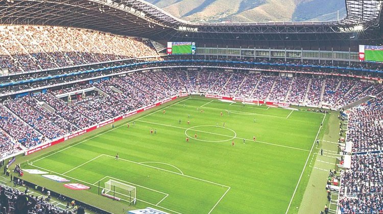 Auxiliar de selección de Irak inspecciona el 'Gigante de Acero'