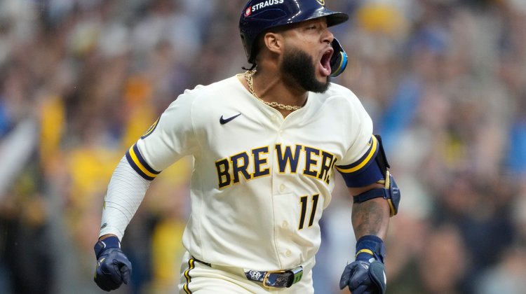 Remontan Cerveceros ante Padres y toman ventaja 2-0