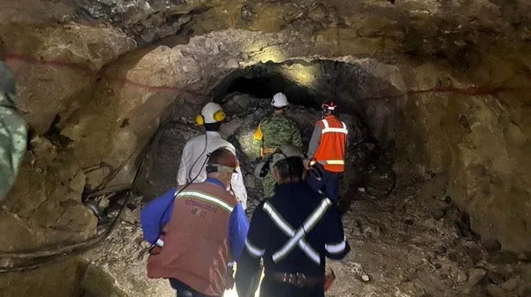 Derrumbe de mina en Sinaloa deja 5 personas atrapadas