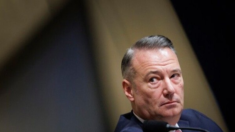 Renuncia jefe interino de ICE, Todd Lyons, tras polémicas