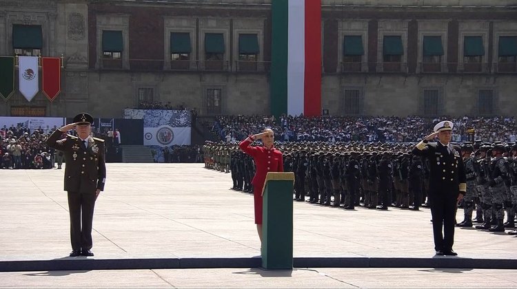 Conmemoran con desfile cívico 216 Aniversario de Independencia