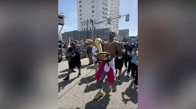 Miles de personas celebran en Oklahoma City el título del Thunder