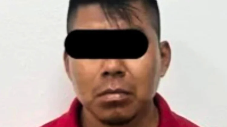 Hombre realiza tocamientos a niña en camión de Escobedo