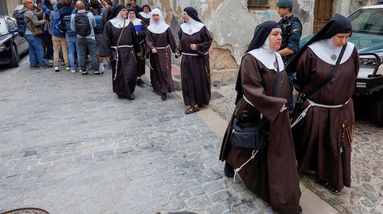Detienen a monjas por vender obras de arte de su convento