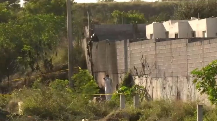 Rescatistas apagan incendio y localizan cuerpo en Juárez