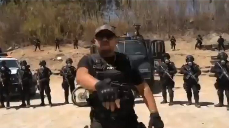 Despiden a policías de Oaxaca por colaborar en video musical
