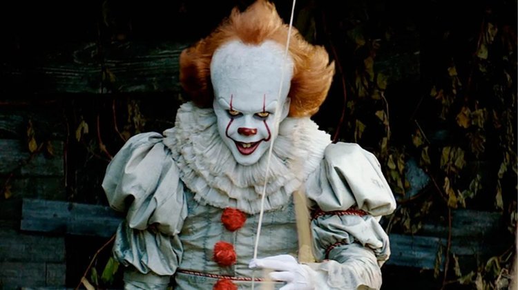 Bill Skarsgard vuelve a ser 'Pennywise' en la precuela de IT