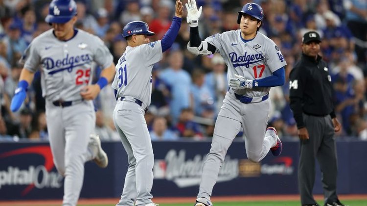 Dodgers vencen a Azulejos y empatan la Serie Mundial 2025