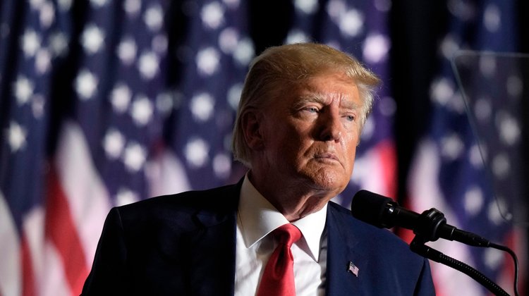 Trump suspende el operativo militar para escoltar buques en Ormuz