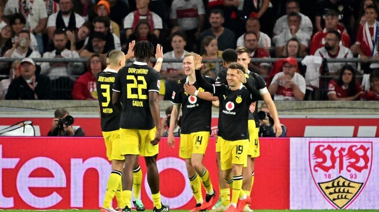 Borussia Dortmund mantiene paso perfecto y lidera la Bundesliga