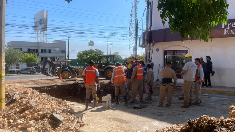 Sustituyen ducto que ocasionó megafuga de agua en Guadalupe