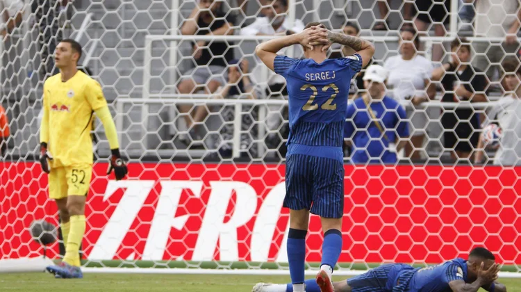 Salzburgo y Al Hilal empatan y definirán su pase con drama