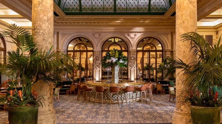El Hotel Plaza y su historia en el cine antes de cerrar en 2027