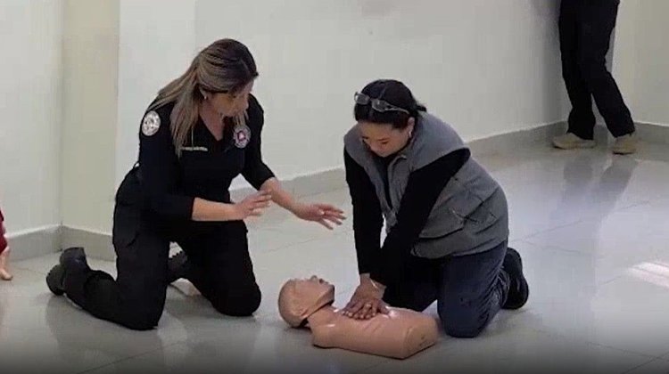 Forman a mujeres de Santa Catarina en primeros auxilios