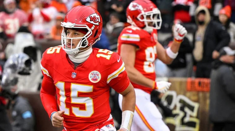 Se apuntan Broncos, Patriots y Colts, para derrocar a Chiefs