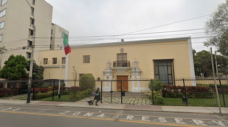 Incrementa Perú resguardo policiaco en embajada de México