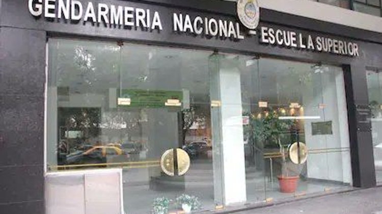 Explota paquete bomba en escuela de Gendarmería de Buenos Aires