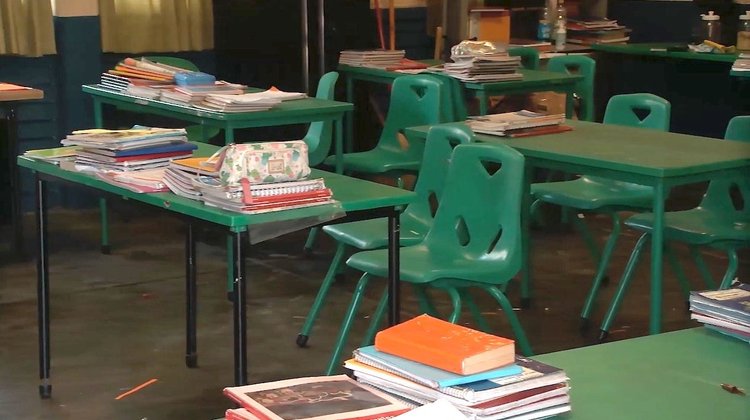 escuela_libros_salon_clases_alumnos_62d5142de4