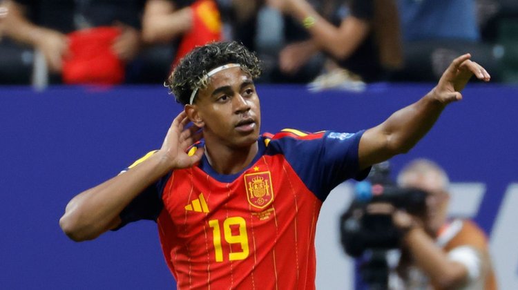 España despeja dudas al golear a Arabia Saudita en Mundial FIFA™