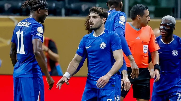 Chelsea jugando a 'medio gas' derrota al LAFC 