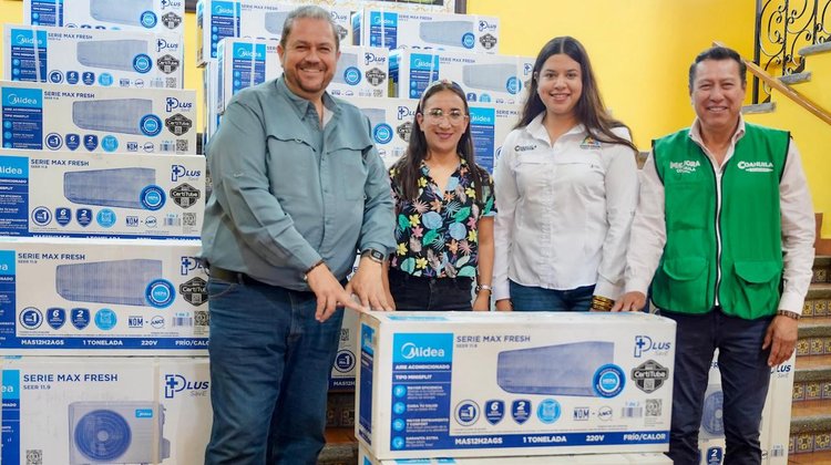 Acceden más de mil familias a tinacos y minisplits a bajo costo