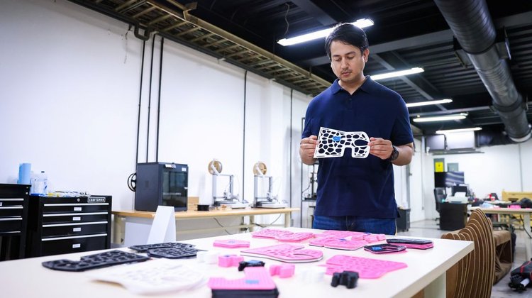 Fabrica UANL férulas impresas en 3D para apoyar a damnificados