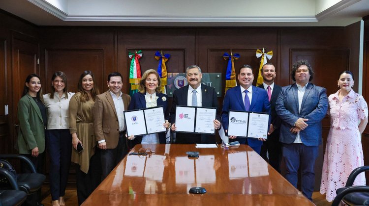 firma_contrato_colaboracion_17_f9c986f03c