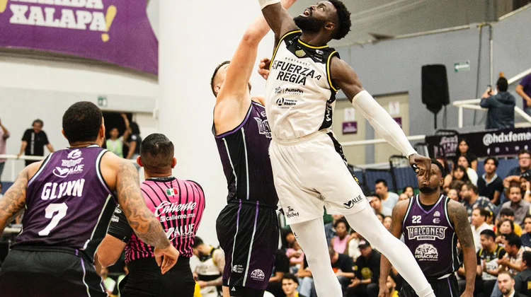 Fuerza Regia se pone adelante en la final de zona