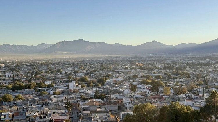Amanece Saltillo con cielo despejado, pero con bajas temperaturas