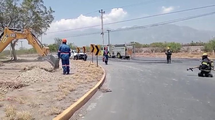Retroexcavadora daña tubería y provoca fuga de gas en García