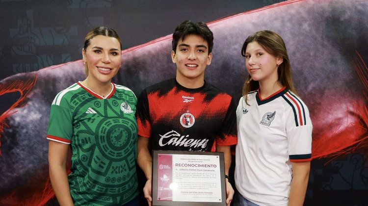 Gilberto Mora recibe reconocimiento tras su actuación en Mundial